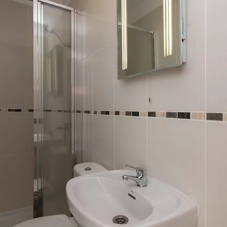 San Andres 23 - Two Bed Aparthotel *